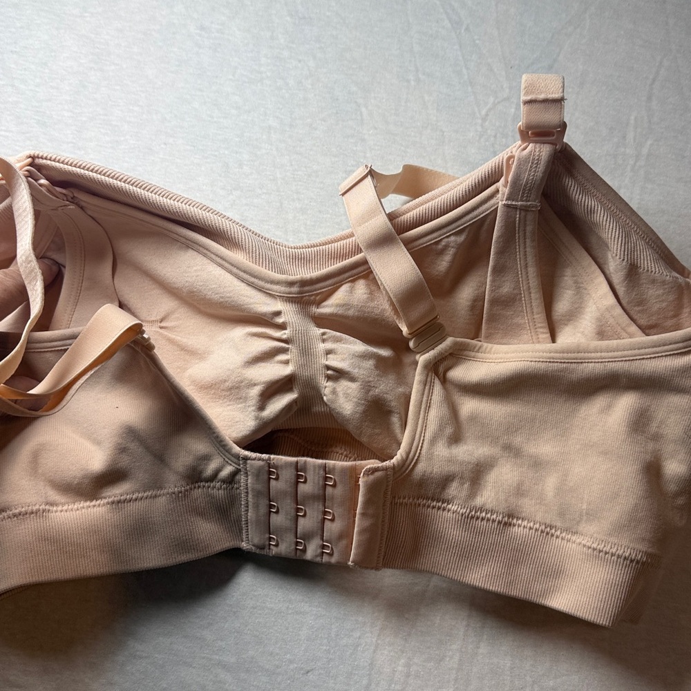 Kindred Hands Free Pumping And Nursing Bras Size L-Busty Pink
Bin 3 #23 - Picture 6 of 8